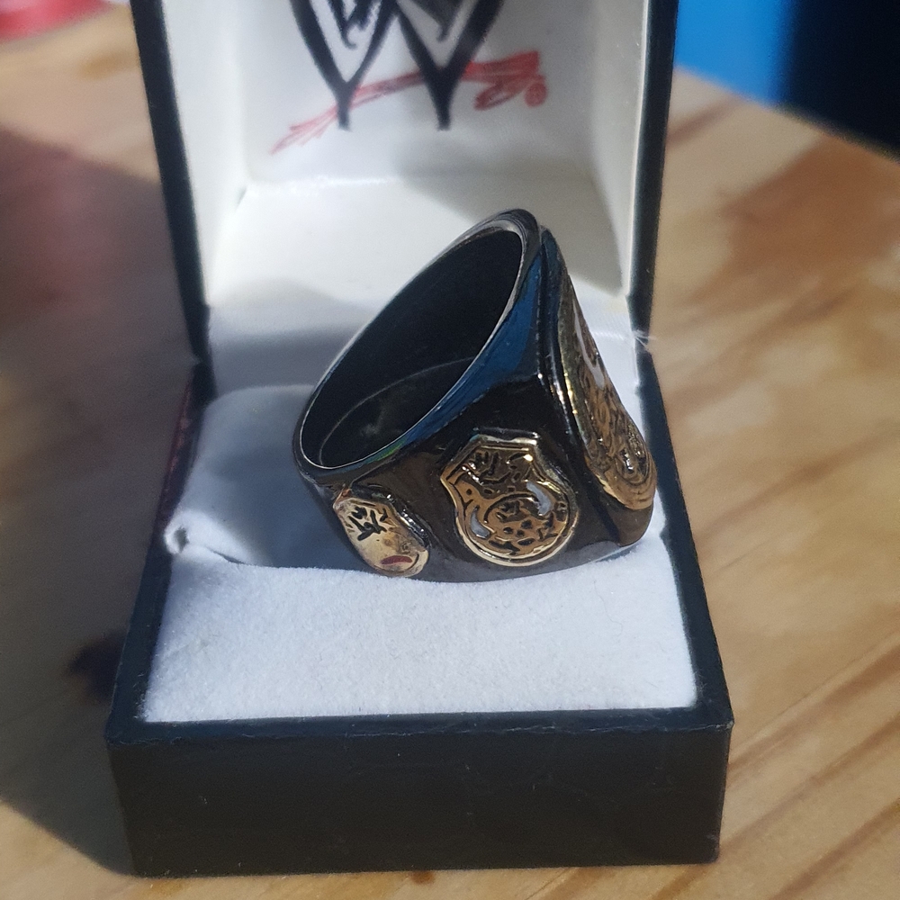 WWE Smoking Skull Championship Ring - Picture 5 of 7